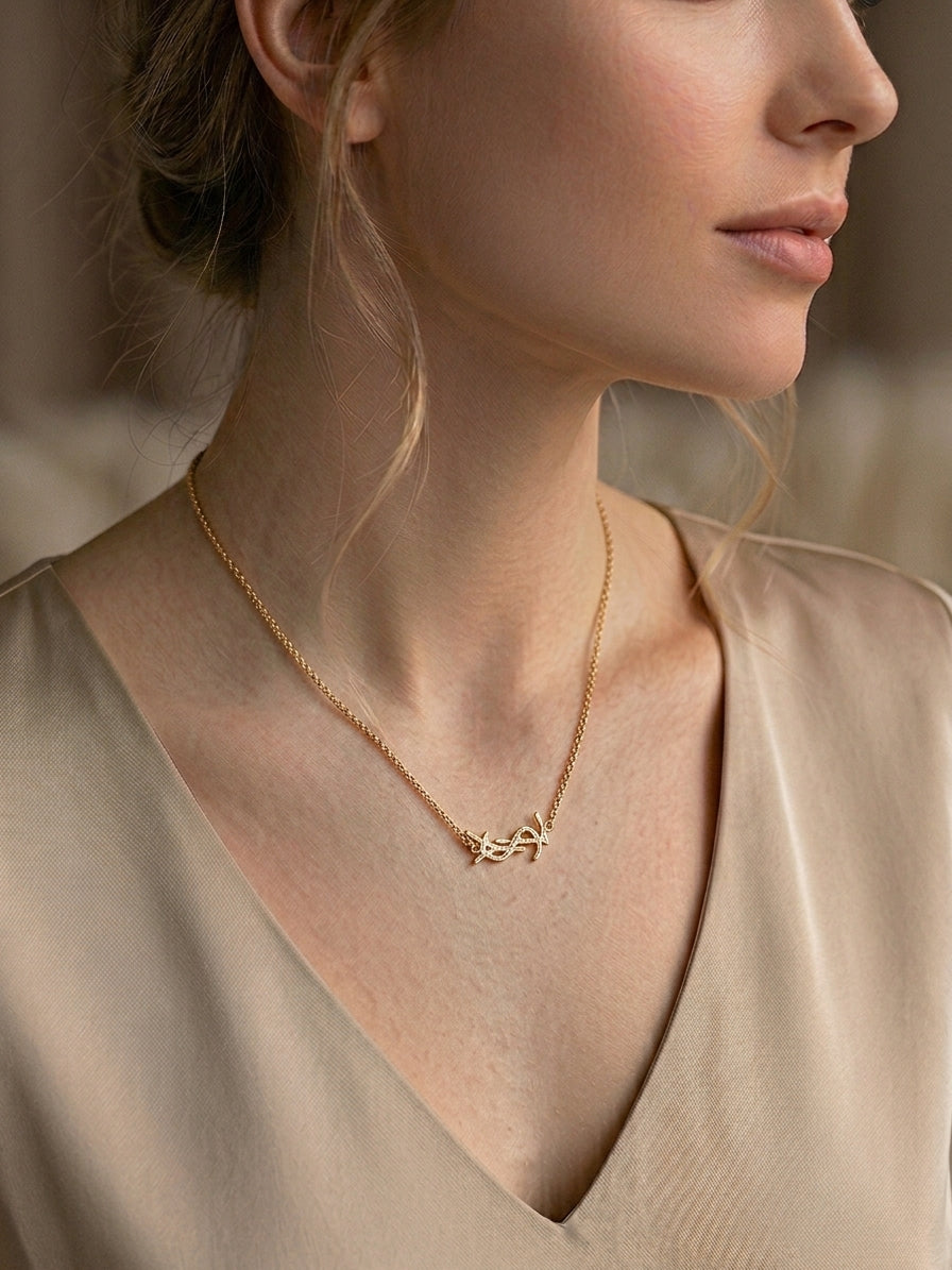 Collier Minuit